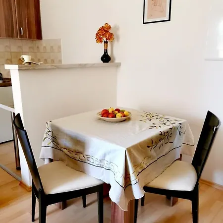 Stan Na Dan, Jelena, Ljupki Sa Parkingom Apartment *